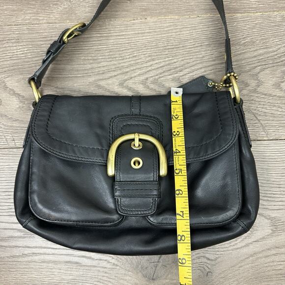 VTG COACH Leather Soho Flap Shoulder Bag Black Gold Tone W/Charm F11842 Y2K - Picture 14 of 14
